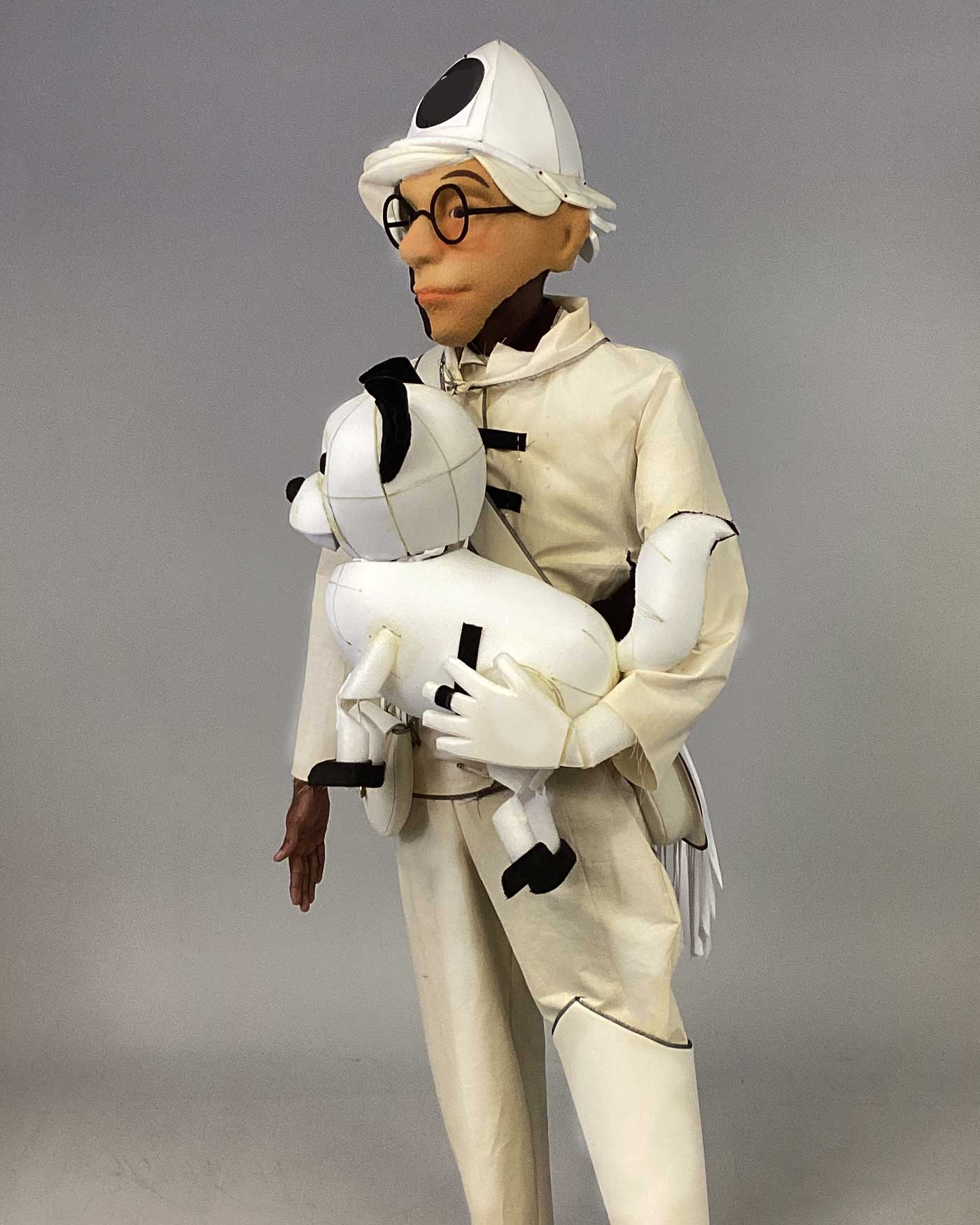 Seitliche Produktionsansicht des Carl-und-Strups-Maskottchens